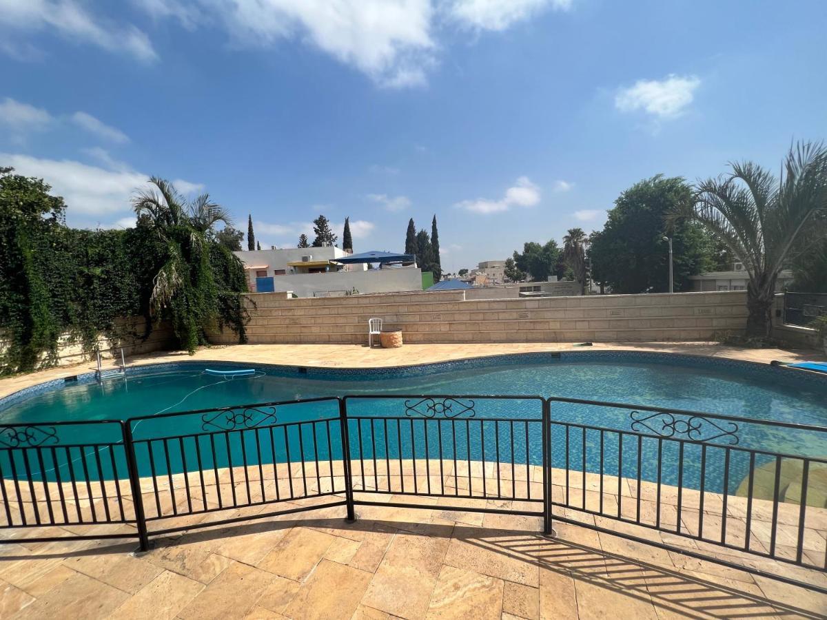 Grace Holon Villa & Pool Εξωτερικό φωτογραφία
