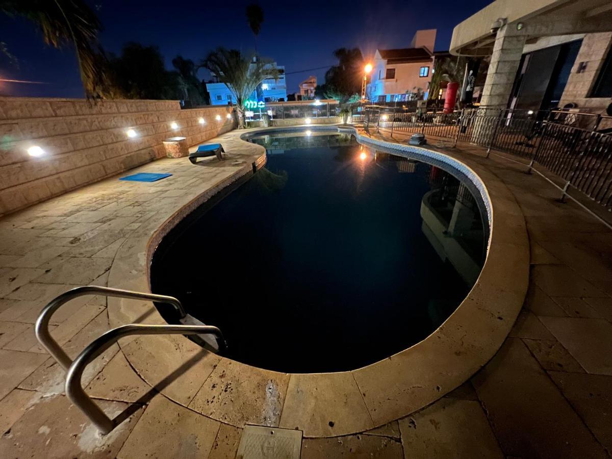 Grace Holon Villa & Pool Εξωτερικό φωτογραφία